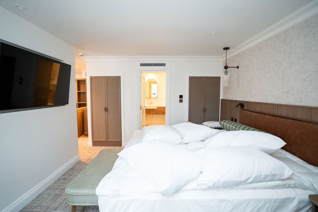 Renovated bedroom by Professional Active LTD